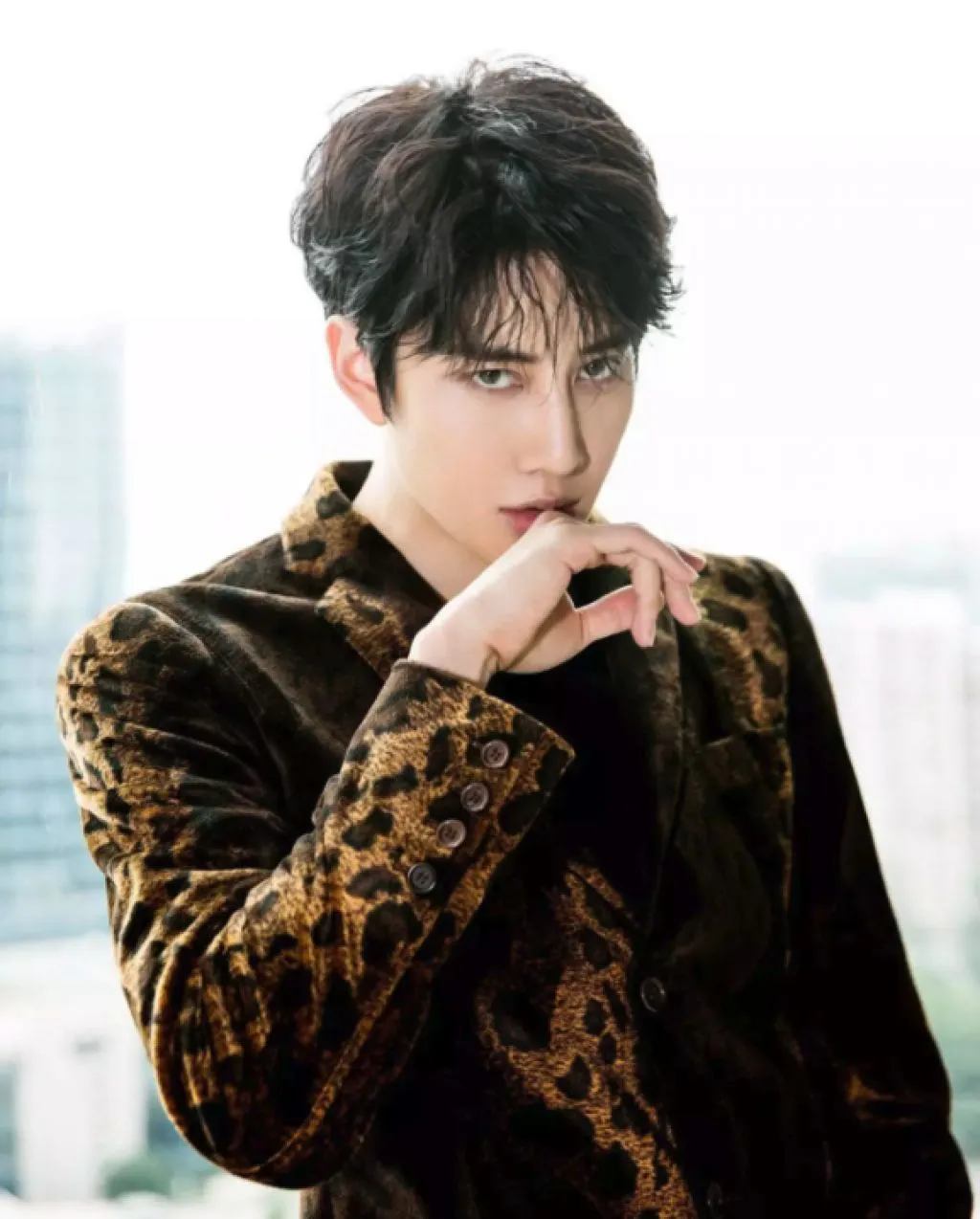 ไมค์ พิรัชต์ ยื่นร้องขอสิทธิ์ความเป็นพ่อ ด้าน ซาร่า คาซิงกินี ส่งทนายค้าน