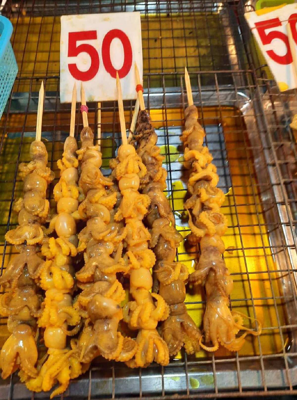 เตือนภัย! อย่ากินหมึกบลูริงพิษแรงถึงตายไร้ทางช่วย พบเสียบไม้ขายตลาดนัด