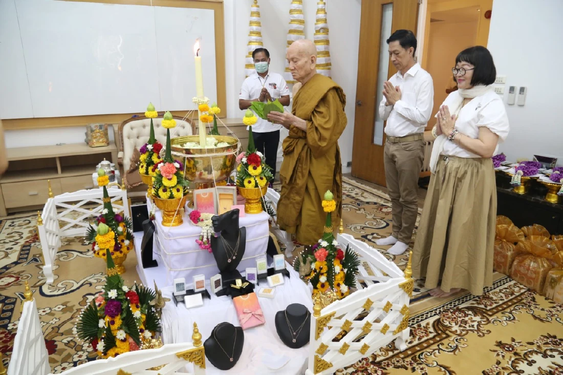 หน่อง อรุโณชา จัดงานพุทธาภิเษก เอาฤกษ์เอาชัย ลุยโปรเจ็คครั้งยิ่งใหญ่
