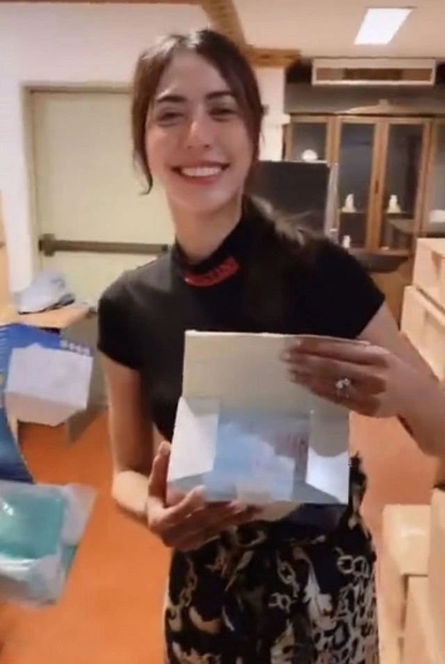 น้ำหวาน เดอะเฟซ งานเข้า! โพสต์ขายหน้ากากอนามัย ชาวเน็ตติงทำไมขายแพง?
