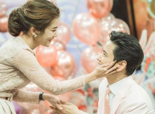 โต๋-ไบรท์ กับคลิปเจอกันครั้งแรก รักยาวนาน จนคุกเข่าขอแต่งงาน