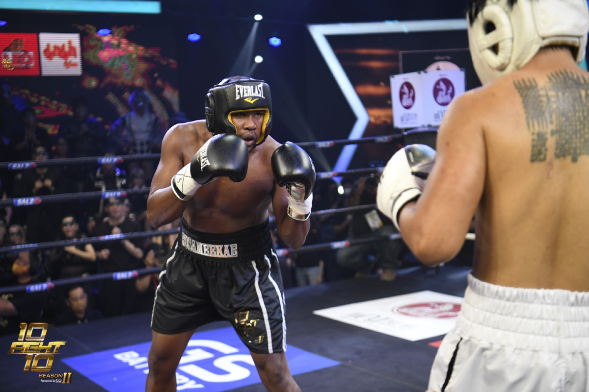 รัศมีแข ชนะ เอ็กซ์ ธิตินันท์ อย่างสมศักดิ์ศรีใน10Fight10