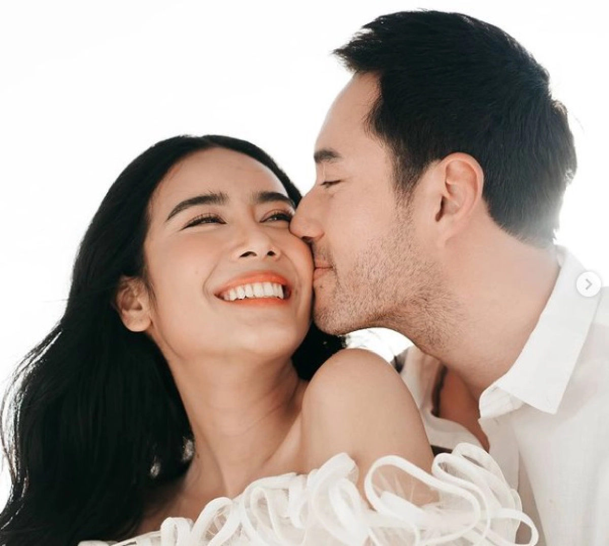 เจสัน ยัง ประกาศเลื่อนงานแต่ง หลังโควิด-19 ระบาดหนัก