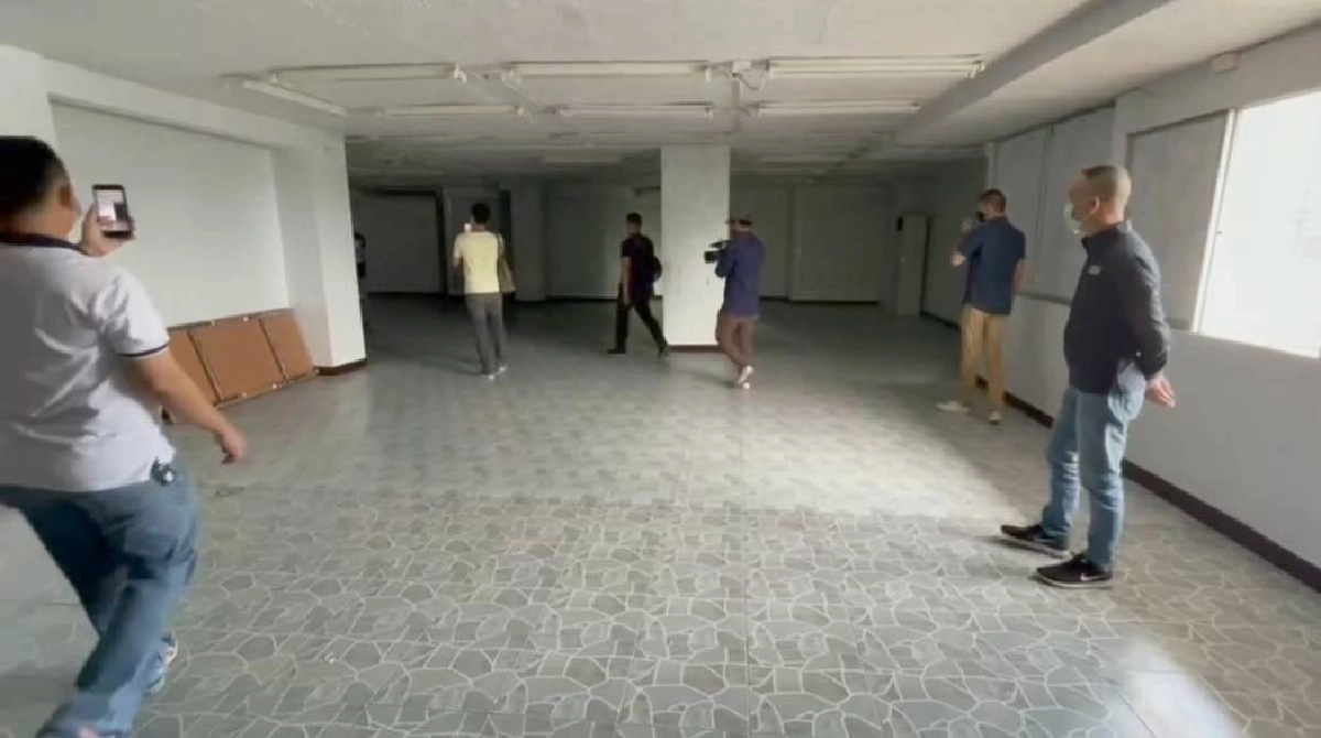 บุกค้นคอนโดย่านปิ่นเกล้าไม่พบหลักฐานการเป็นบ่อน