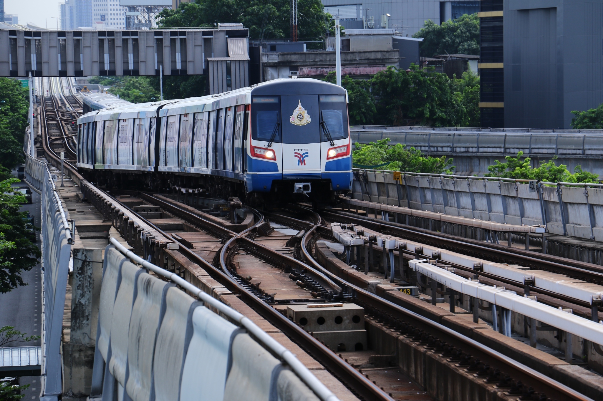 ศึกรถไฟฟ้าสายสีเขียว ! เปิด 4 ประเด็น คมนาคม ค้าน กทม. ต่อสัญญาสัมปทาน
