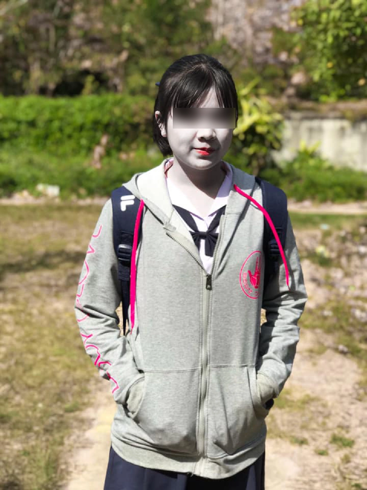 ใครเห็นก็อมยิ้ม สาวน้อย นึกสนุก ใช้แอปฯปรับสีผิวแกล้งเพื่อนยกแก๊ง