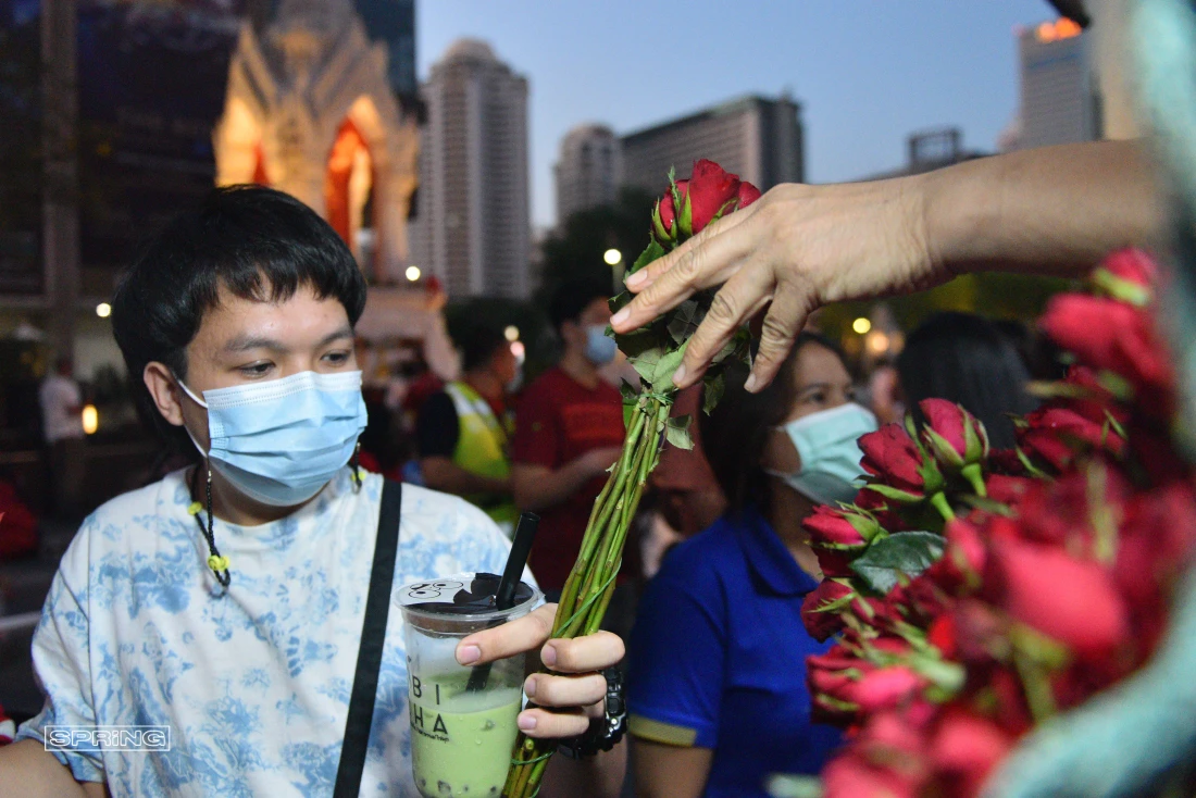 ขอความรักครั้งใหญ่ พิธีบวงสรวง “ พระตรีมูรติ “