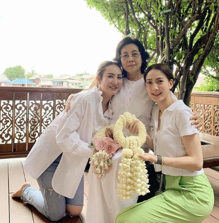 แต้ว ณฐพร โชว์ผลตรวจของคุณแม่ ไม่ติดเชื้อโควิด-19