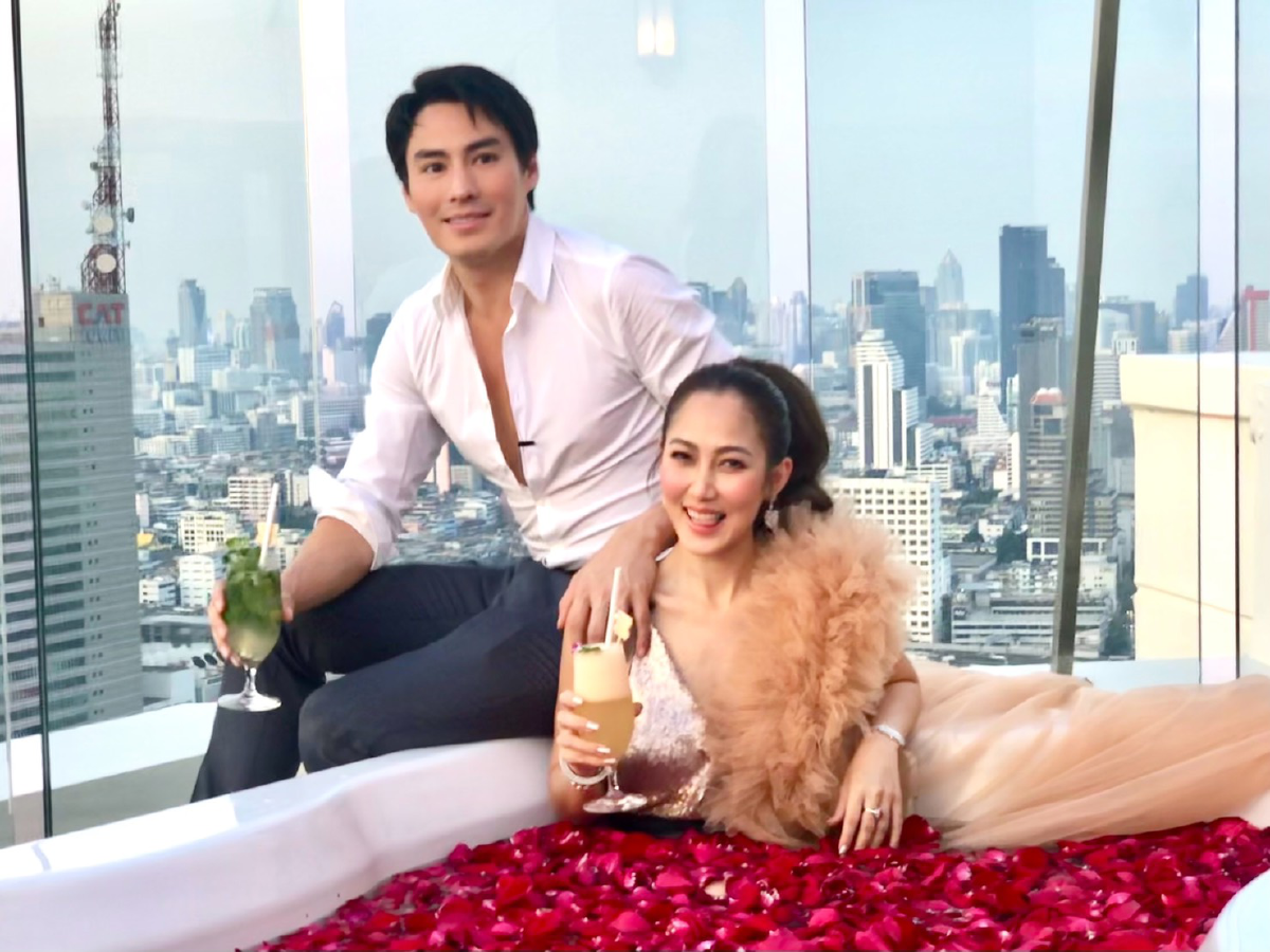 นาวิน ต้าร์  ไฮโซน้ำหวาน