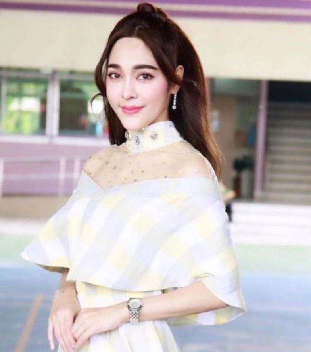 จูน นาตาชา