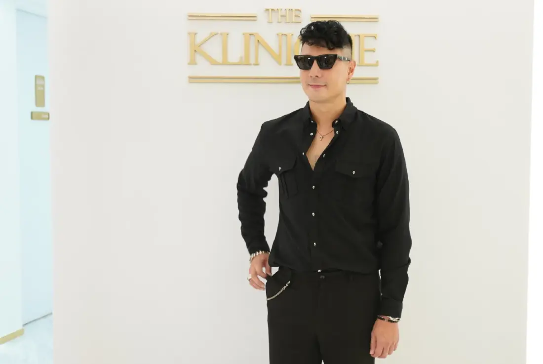 โดม ปกรณ์ ลัม ร่วมแสดงความยินดีเปิดร้านแฟล็กชิพสโตร์แห่งแรก THE KLINIQUE
