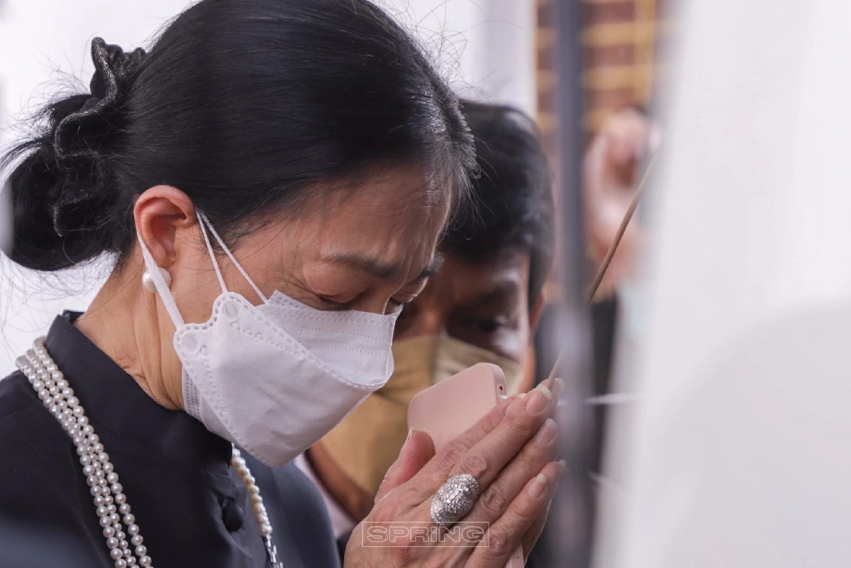 ภาพบรรยากาศ พิธีรดน้ำศพ สรพงศ์ ชาตรี