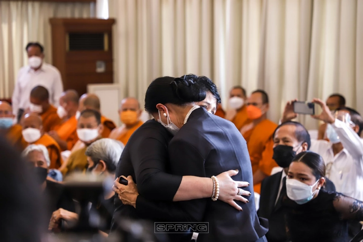 ภาพบรรยากาศ พิธีรดน้ำศพ สรพงศ์ ชาตรี