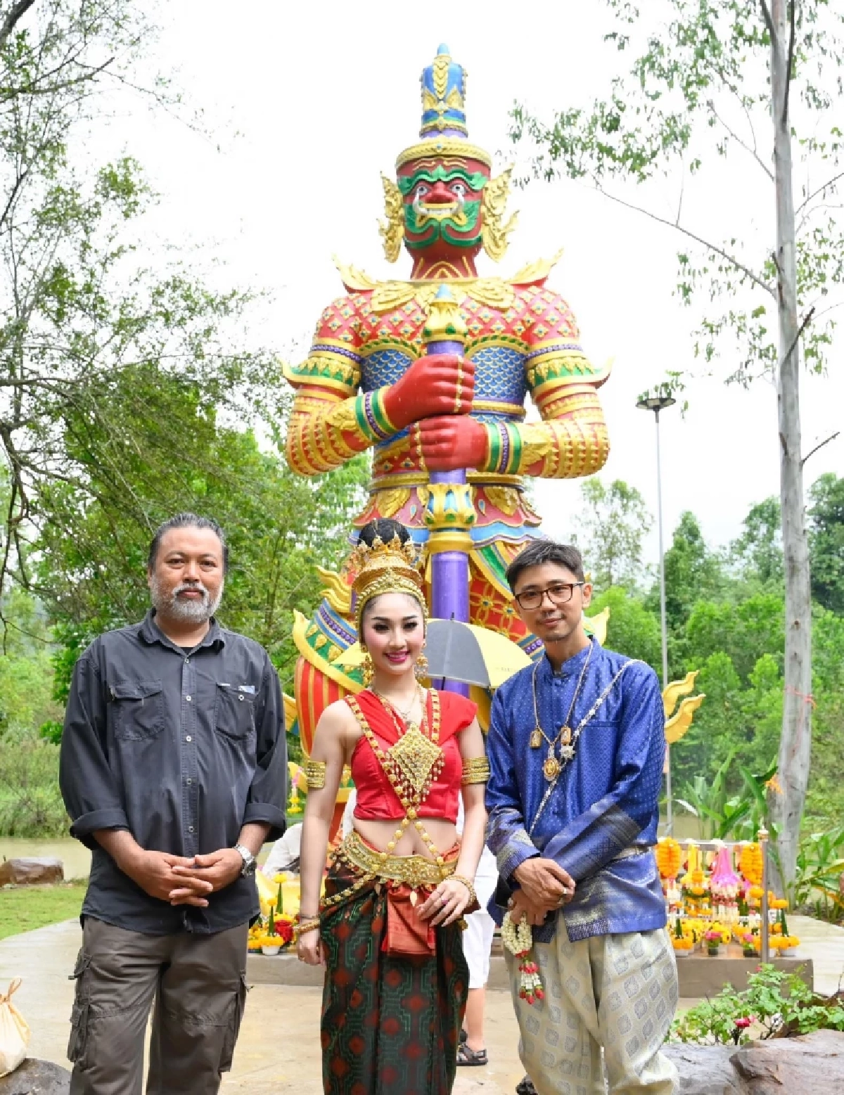 หมูแฮม มิสแกรนด์ปราจีนบุรี รำฝ่าสายฝน บวงสรวงท้าวเวสสุวรรณสุดอ่อนช้อย