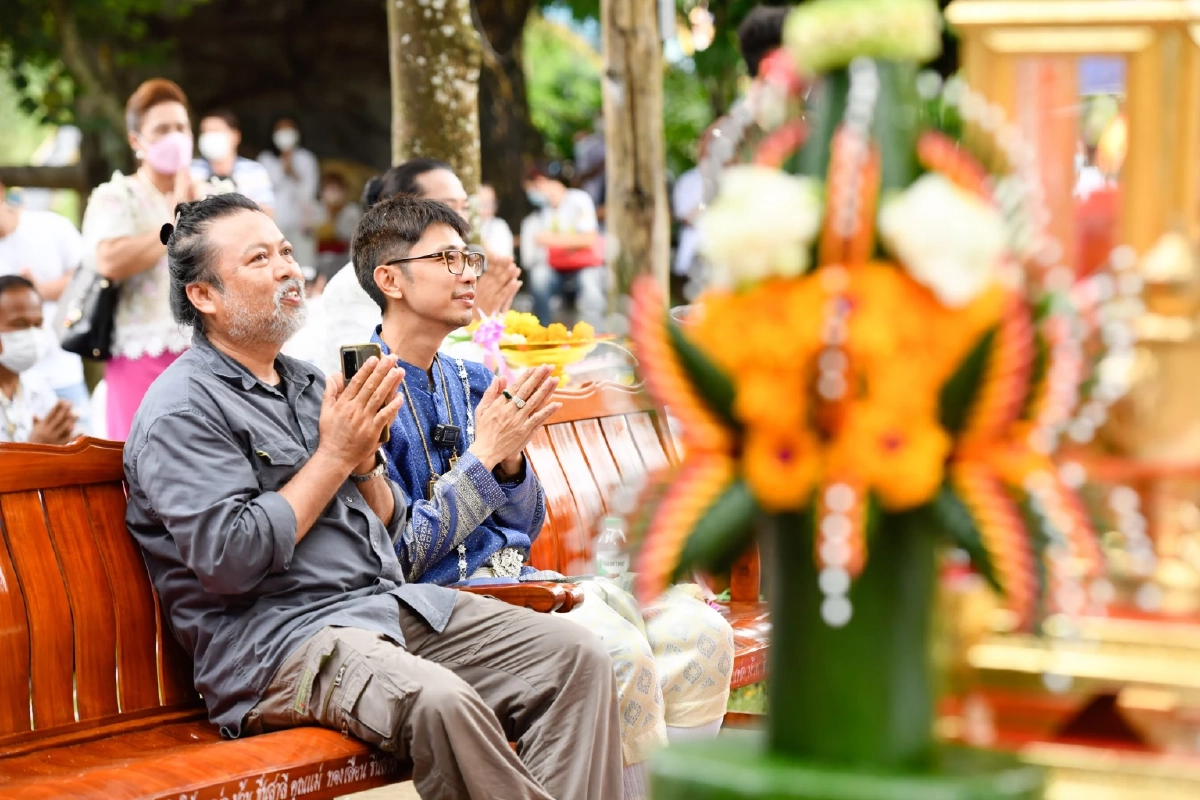 หมูแฮม มิสแกรนด์ปราจีนบุรี รำฝ่าสายฝน บวงสรวงท้าวเวสสุวรรณสุดอ่อนช้อย