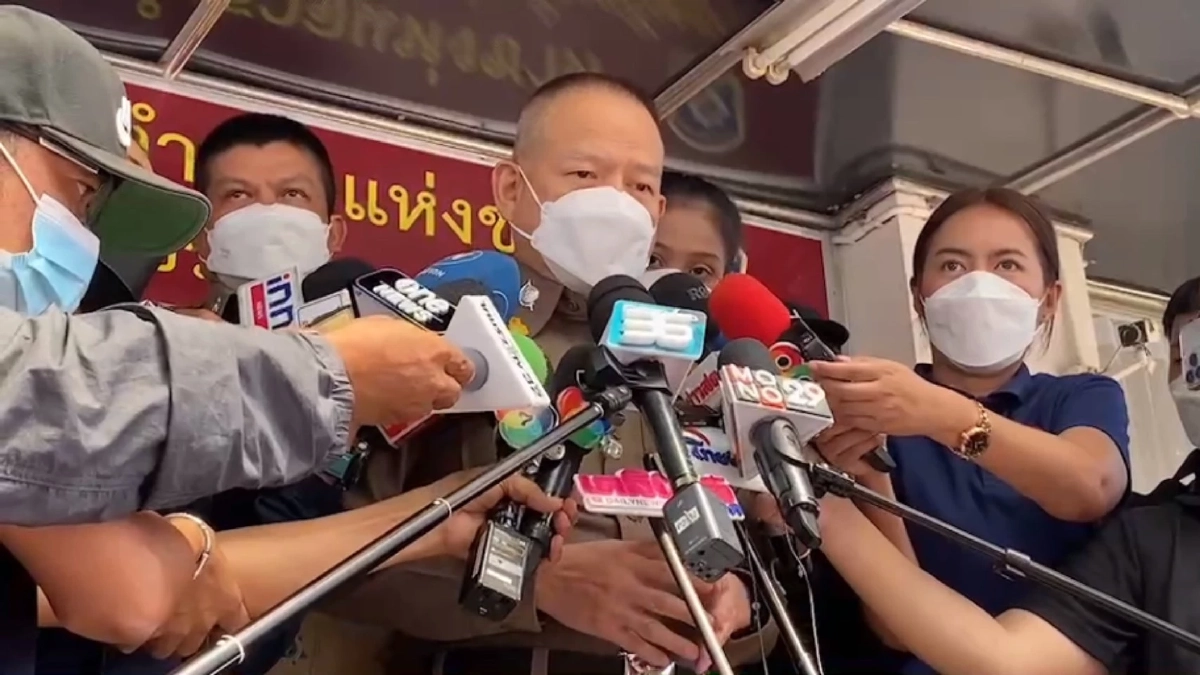 ตำรวจตั้งข้อหาแล้ว 6 คน ผู้เกี่ยวข้องคดีปืนลั่นใส่ ม.3 ดับในห้องคอมพ์