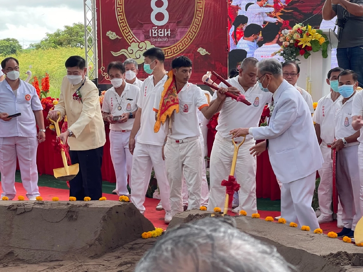 บี๋ สวิช นำทีมเหล่าดาราจิตอาสาร่วมพิธีวางศิลาฤกษ์ เทววิหาร 8 เซียน