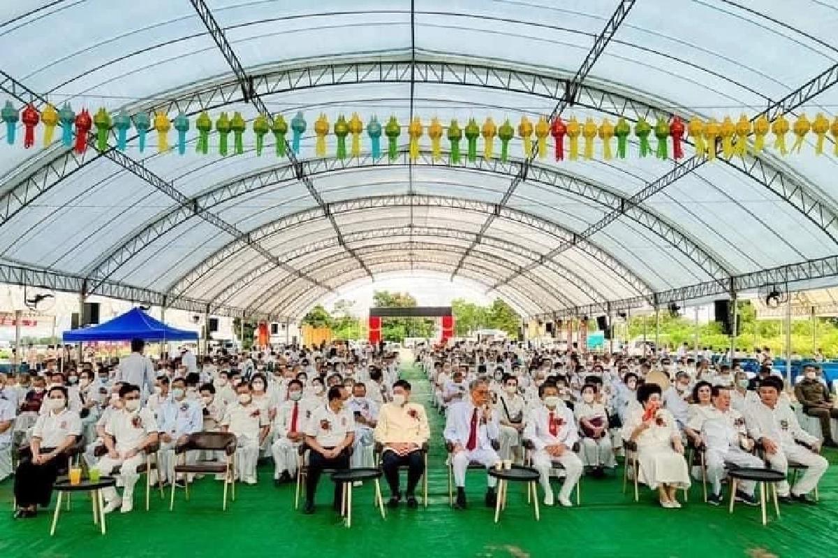 บี๋ สวิช นำทีมเหล่าดาราจิตอาสาร่วมพิธีวางศิลาฤกษ์ เทววิหาร 8 เซียน