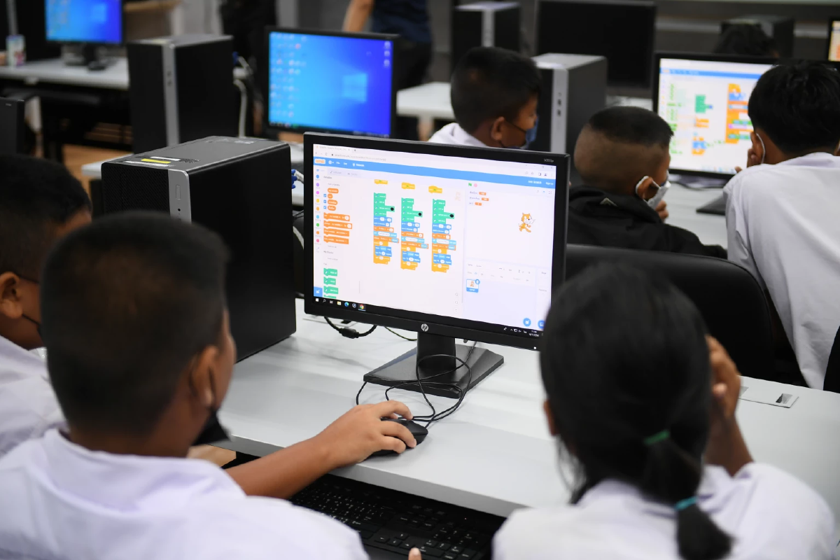 CodeTheirDreams_รร.ต้นแบบโค้ดดิ้ง แข่งขันเขียน Scratch