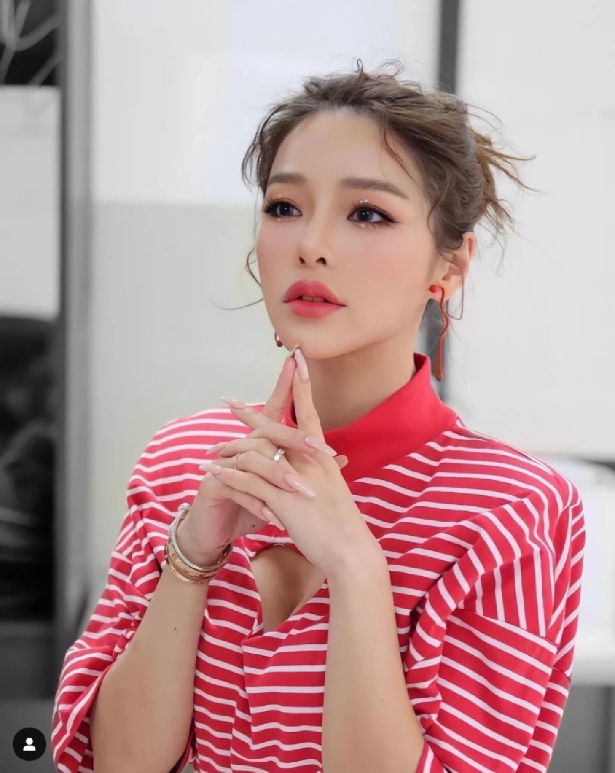 แอร์ ภัณฑิลา ช่วงนี้เหนื่อย ยังไม่พร้อมตอบปม "ดารา อ. เอี่ยวธุรกิจสีเทา" 