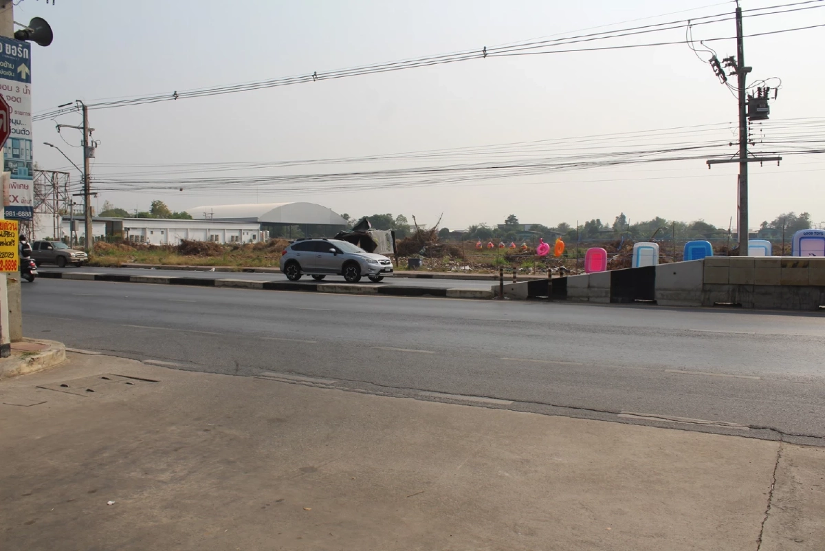  เปิดใจฮีโร่! "หนุ่มไรเดอร์" ทิ้งรถช่วยเด็กวิ่งข้ามถนน รอดหวุดหวิด 