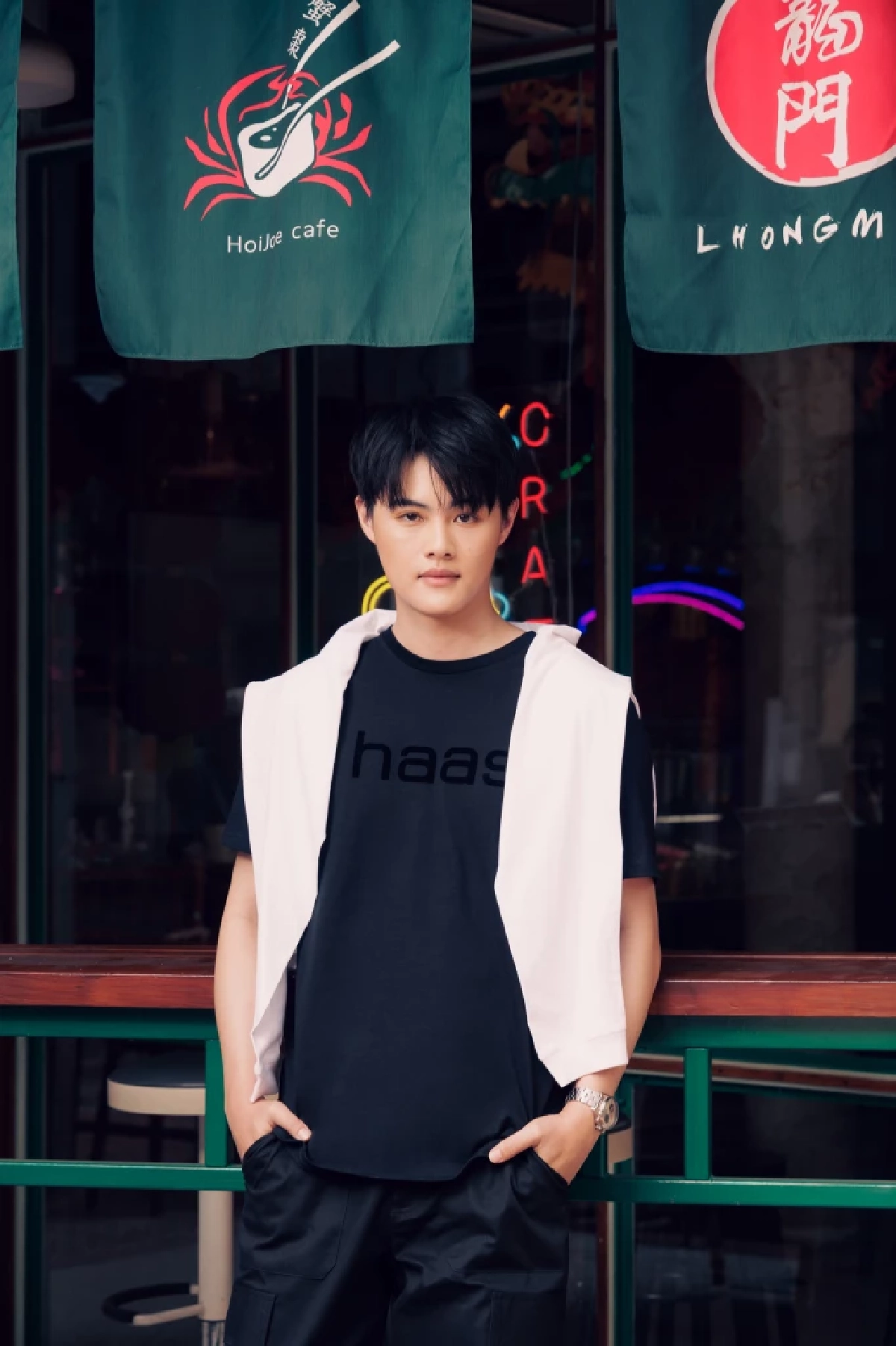 คุณมาร์ค ธนากร เหล่าหงษ์เกียรติ CEO ทายาทรุ่นที่ 2 