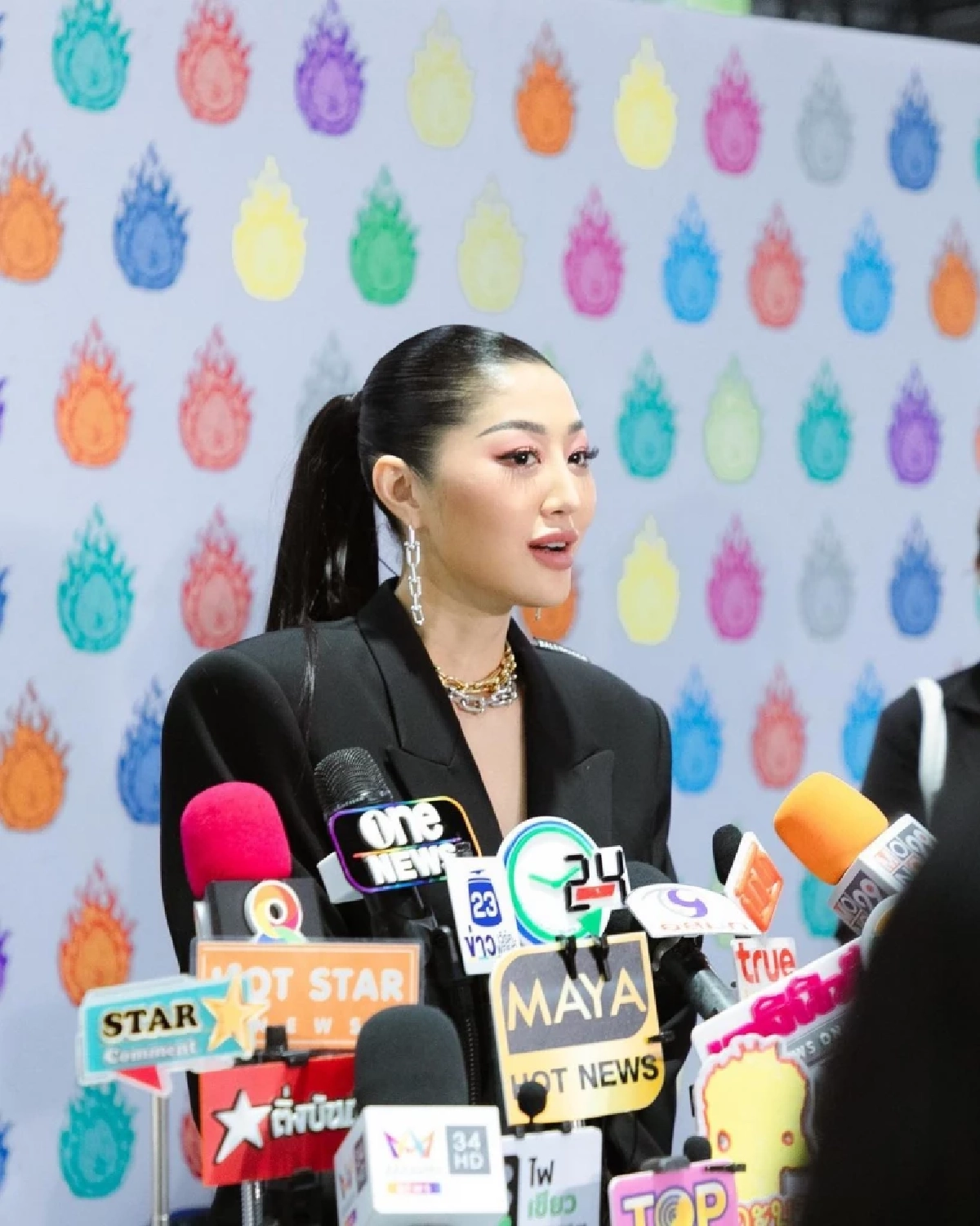 มิ้วกี้ ไปรยา เปิดตัวพ็อกเก็ตบุ๊กเล่มแรกในชีวิต ก้าวผ่านทุกดราม่า