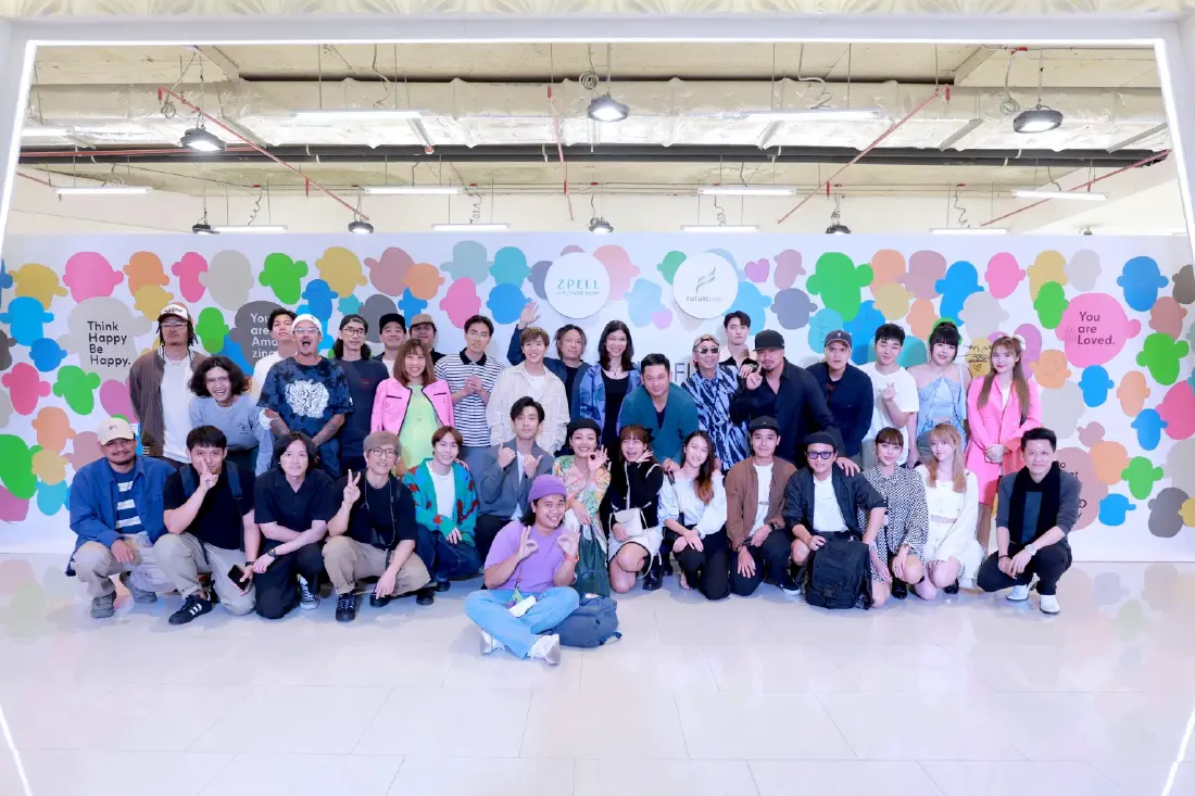 มีน พีรวิชญ์ ชมพื้นที่ศิลปะแห่งใหม่ FUTURE ART LAND ปลุกกระแสคนรักงานอาร์ต