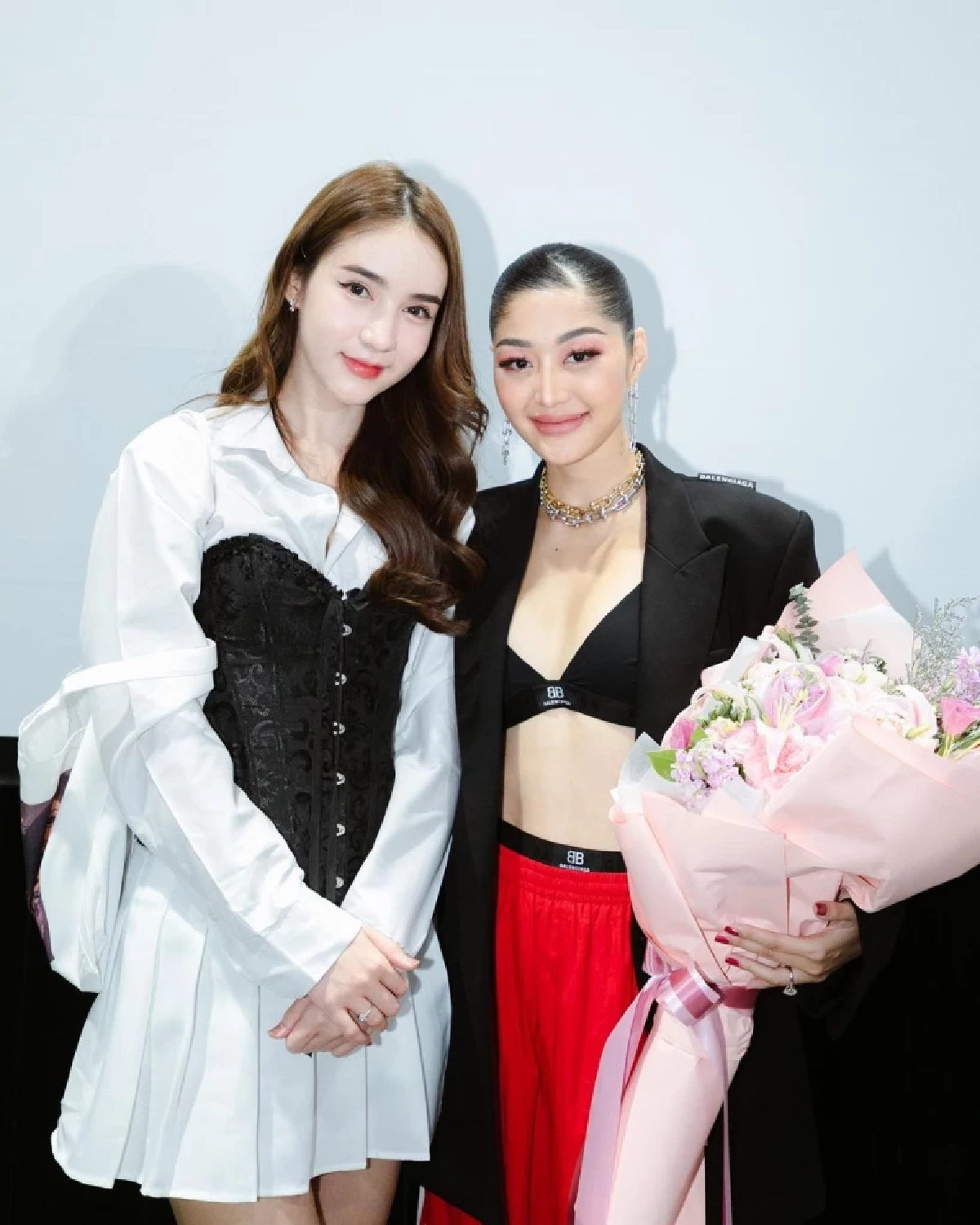 มิ้วกี้ ไปรยา เปิดตัวพ็อกเก็ตบุ๊กเล่มแรกในชีวิต ก้าวผ่านทุกดราม่า