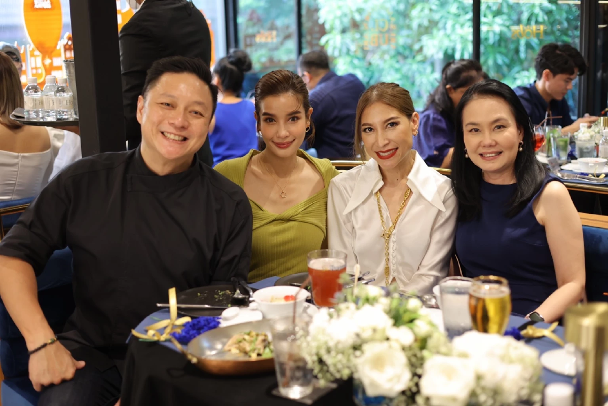 Hobs Ari Samosorn จัดงาน The Samosorn’s Day เปิดตัวร้านครั้งใหญ่ เหล่าเชฟ เซเลบริตี้ ศิลปินคนดัง ร่วมแสดงความยินดี