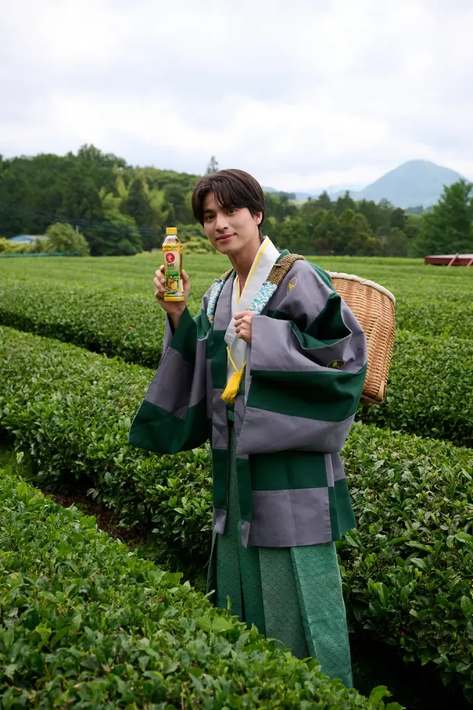 กลัฟ คณาวุฒิ ชวนแฟนคลับฉ่ำใจ "โออิชิ กรีนที" พาไปทริปญี่ปุ่นสุดเอ็กซ์คลูซีฟ 
