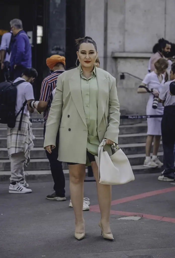แองจี้ แอนเจสิส ดีไซน์เนอร์สุดปัง เฉิดฉาย Paris Fashion Week 2023 