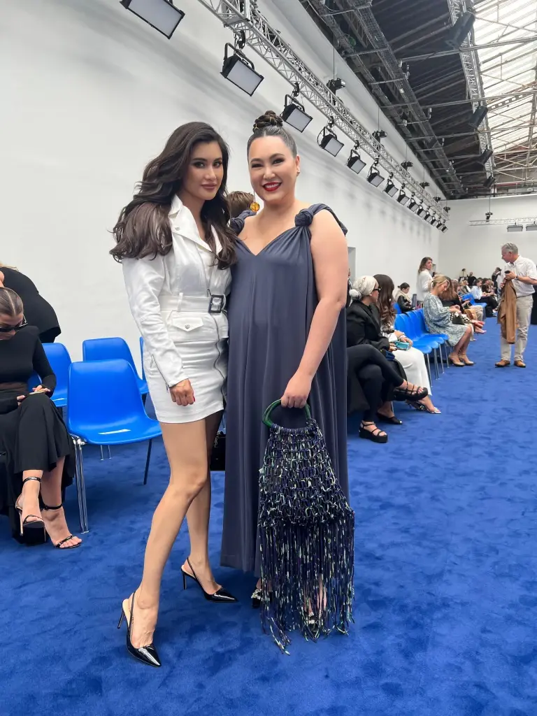 แองจี้ แอนเจสิส ดีไซน์เนอร์สุดปัง เฉิดฉาย Paris Fashion Week 2023 