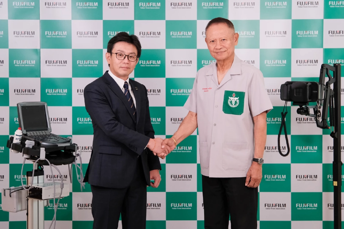 ฟูจิฟิล์ม เดินหน้าสนับสนุนภารกิจ “หมอกระเป๋าเขียว” มูลนิธิ พอ. สว.”