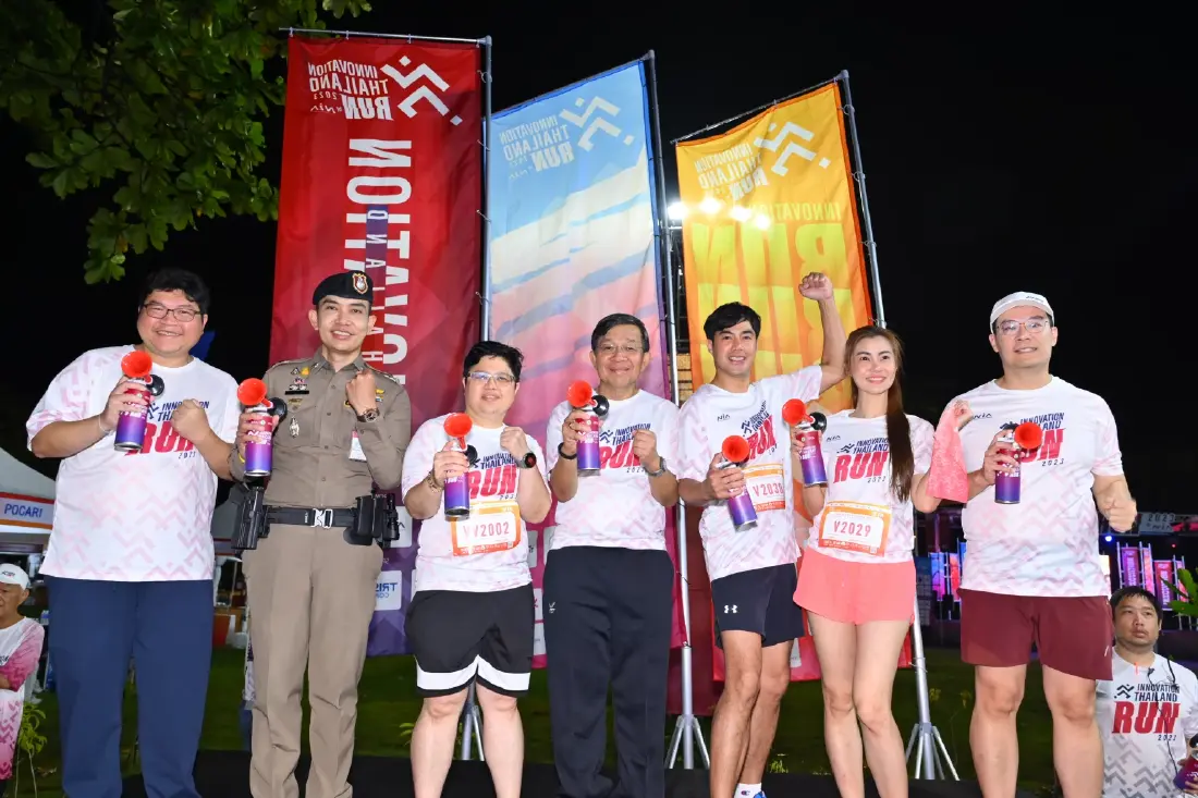 ท็อป จรณ แท็กทีม จ๊ะจ๋า พริมรตา ร่วมวิ่งงาน Innovation Thailand Run 2023   