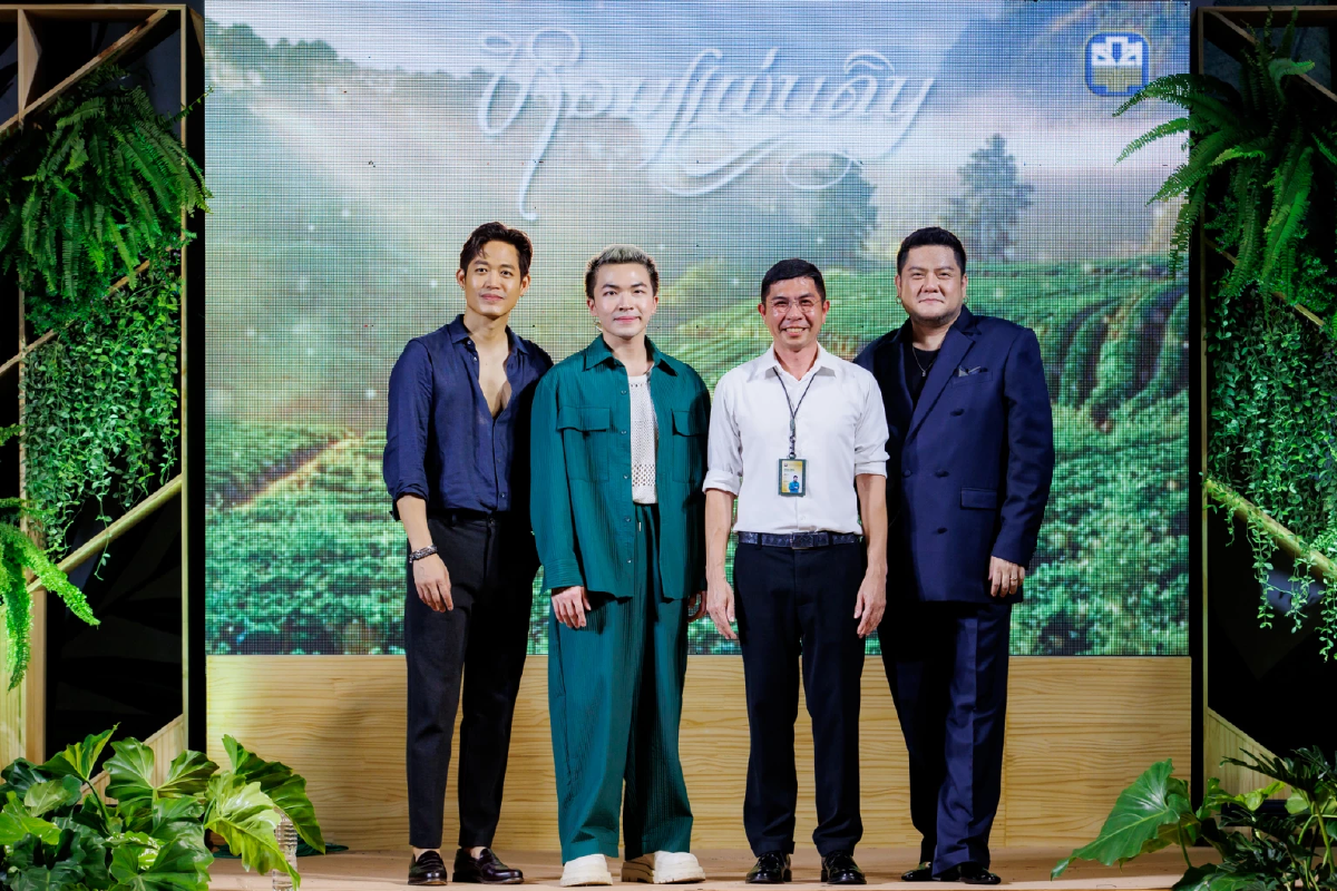 ตู่ ภพธร แท็กทีม เบน ชลาทิศ โชว์มินิคอนเสิร์ต เปิดตัวรายการหอมแผ่นดิน