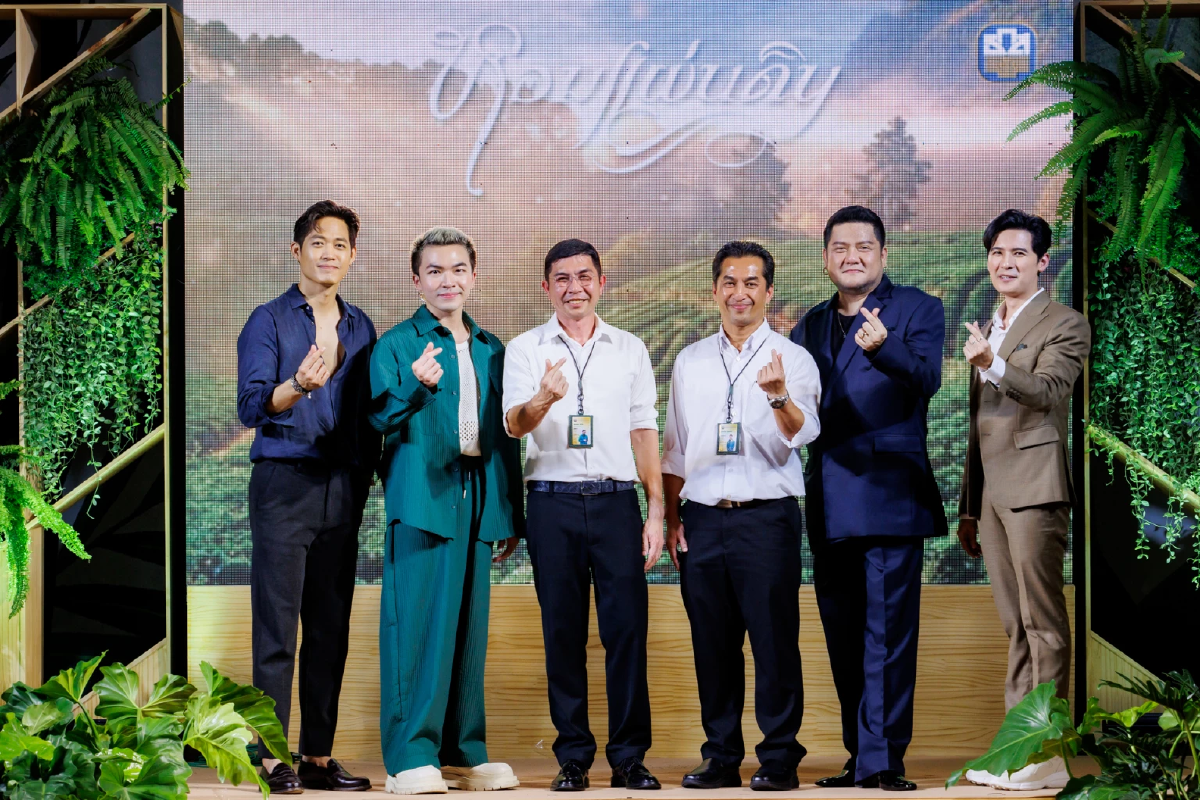 ตู่ ภพธร แท็กทีม เบน ชลาทิศ โชว์มินิคอนเสิร์ต เปิดตัวรายการหอมแผ่นดิน