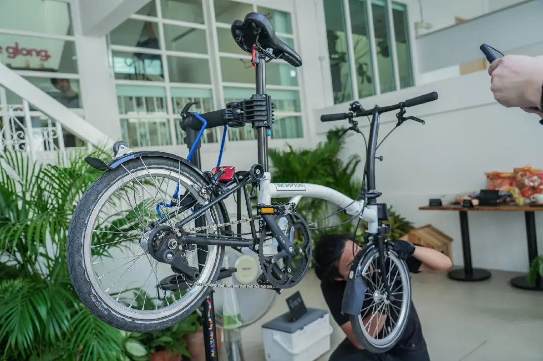 เบื้องหลัง 'นักซ่อม' แห่ง Repair Café คอมมูนิตี้ซ่อมข้าวของแห่งแรกในไทย