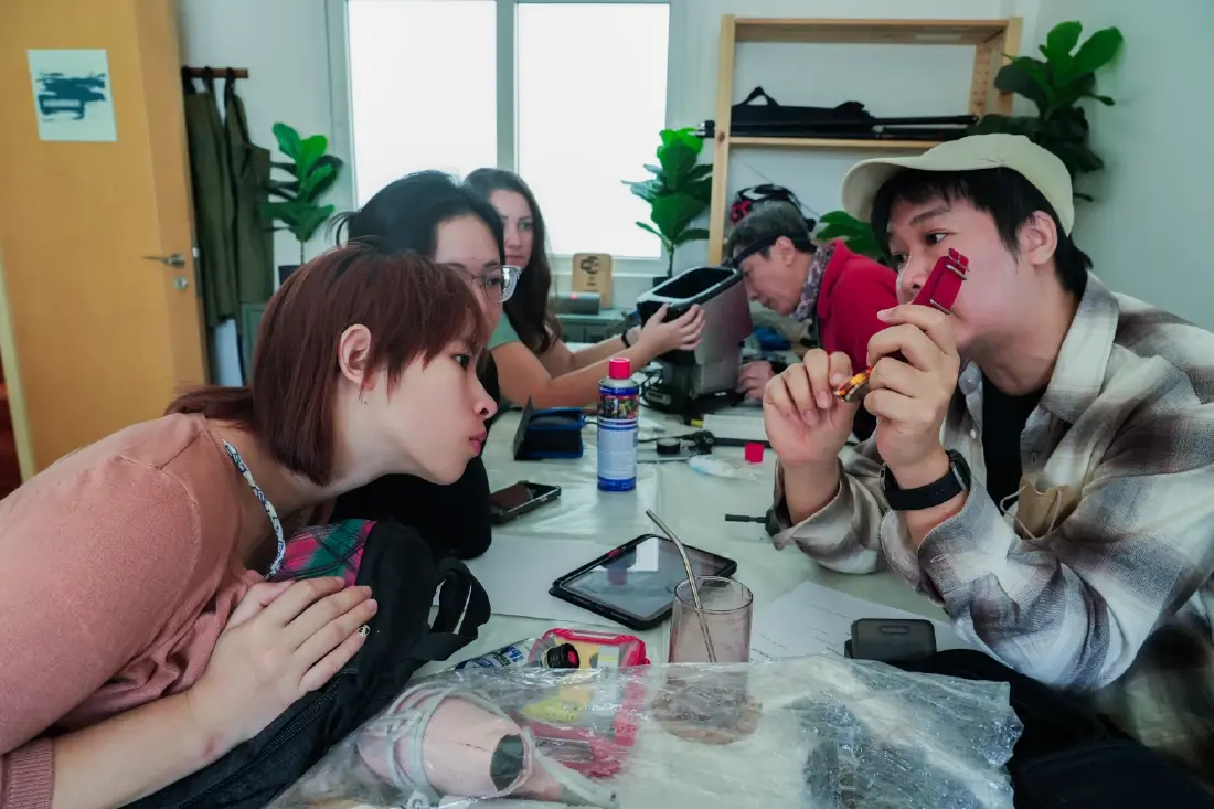เบื้องหลัง 'นักซ่อม' แห่ง Repair Café คอมมูนิตี้ซ่อมข้าวของแห่งแรกในไทย
