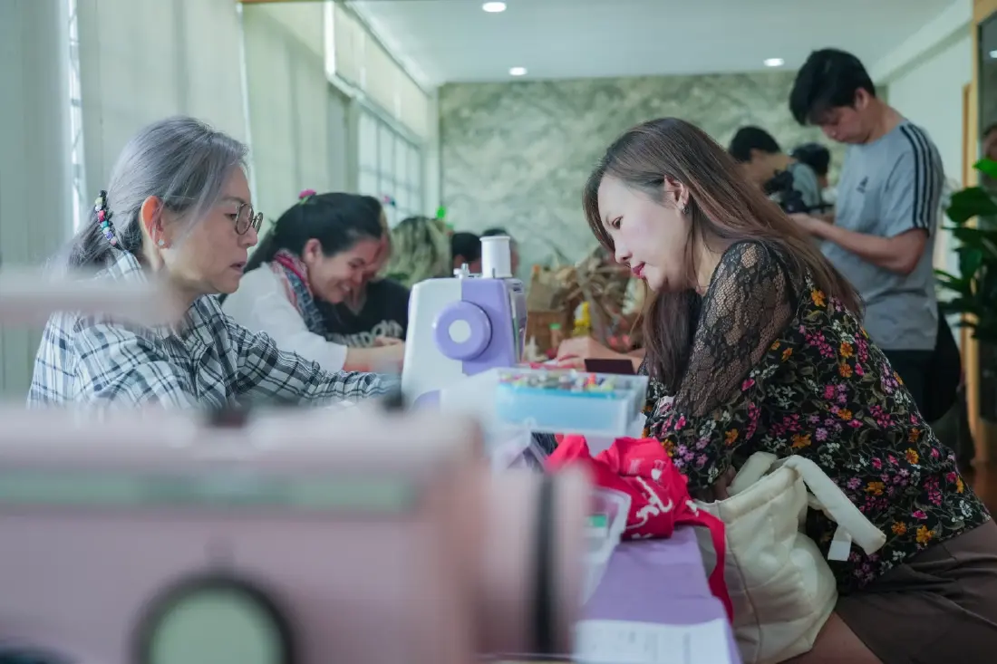 เบื้องหลัง 'นักซ่อม' แห่ง Repair Café คอมมูนิตี้ซ่อมข้าวของแห่งแรกในไทย