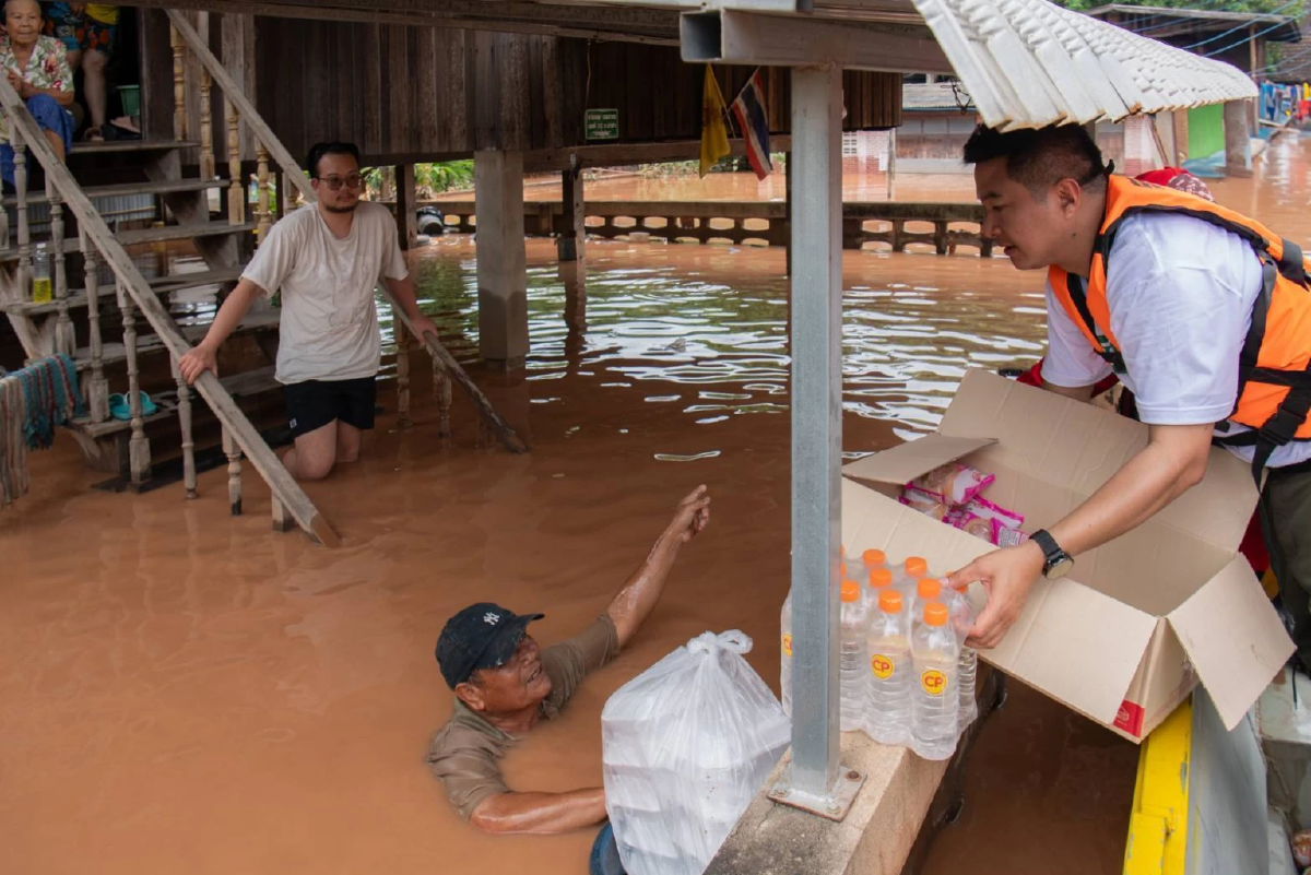 เครือซีพีรวมพลังช่วยน่าน ฝ่าวิกฤตน้ำท่วม เร่งส่งอาหาร-น้ำดื่ม ถึงมือชาวบ้าน