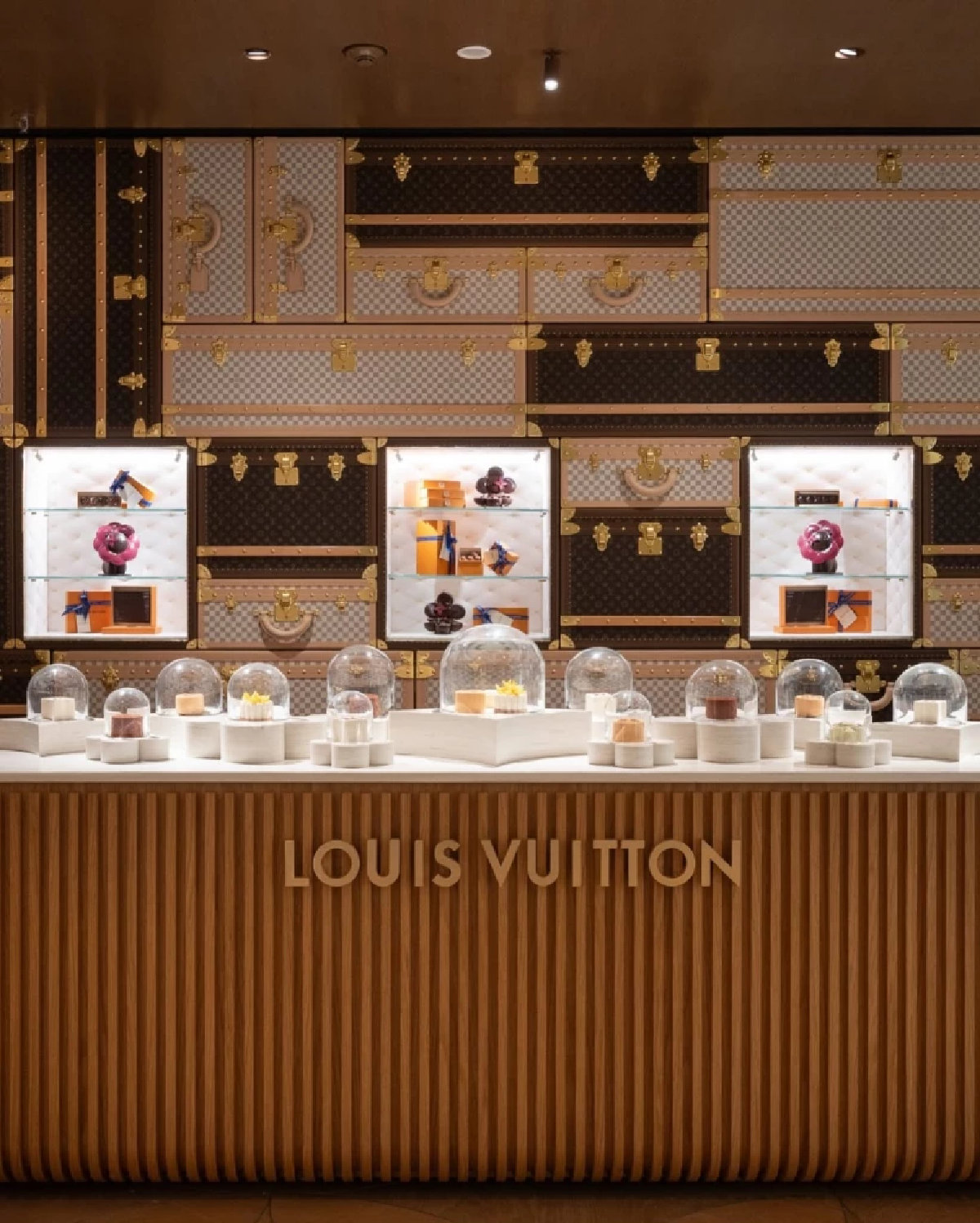 “The Louis” เซี่ยงไฮ้ จองไม่ทัน? แจกวิธีเข้าได้แม้ออนไลน์ขึ้นเต็ม!