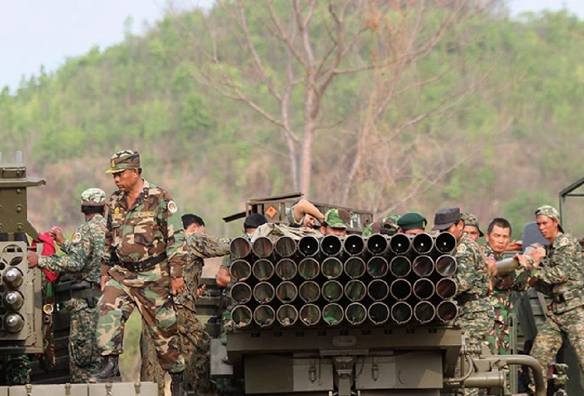 ทำความรู้จัก \'BM-21 Grad\' บีเอ็ม-21 แกรด อาวุธจากยุคสงครามเย็น  เครื่องยิงจรวดหลายลำกล้อง Credit ภาพ Nation TV
