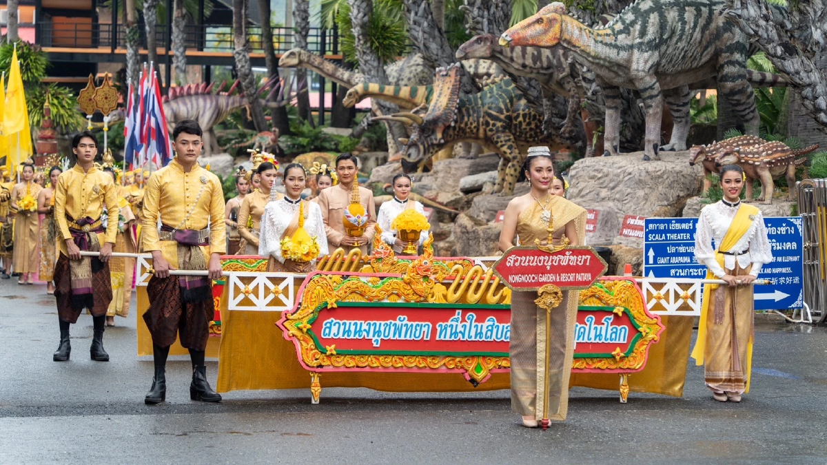 สวนนงนุชพัทยาจัดช้าง 73 เชือก ถวายราชสดุดีเฉลิมพระเกียรติ 73 พรรษา