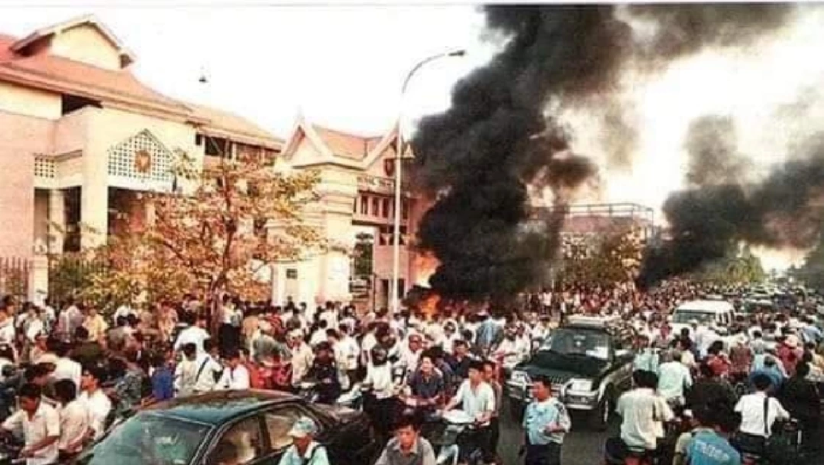 จลาจลกรุงพนมเปญ ปี 2003 PHOTO Noreay
