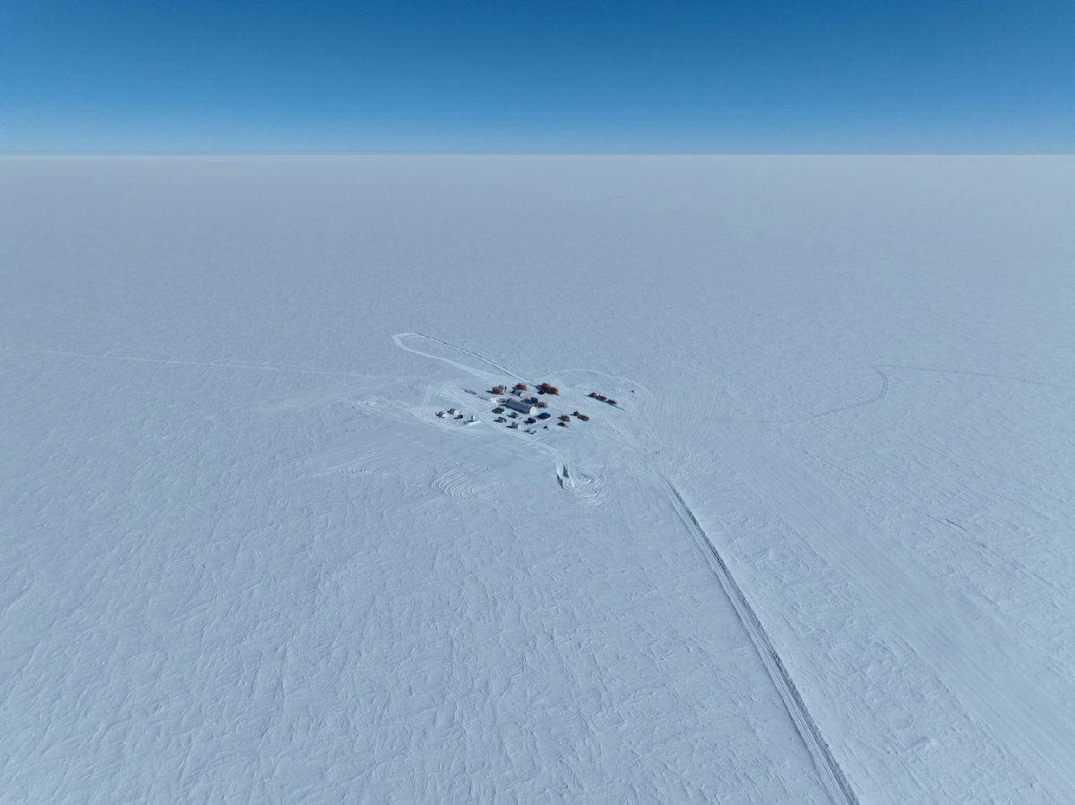 ภาพจาก British Antarctic Survey