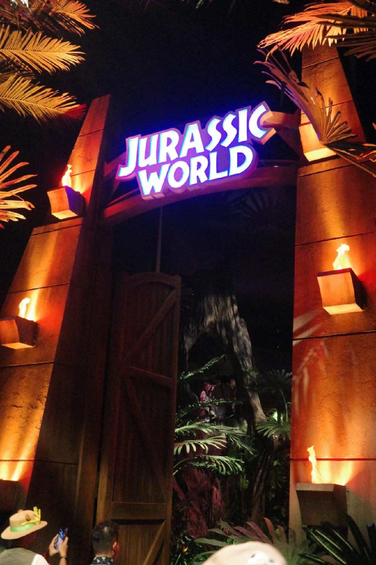 พาชม 4 Highlight Jurassic World ใหญ่ที่สุดในโลก (มีคลิป)