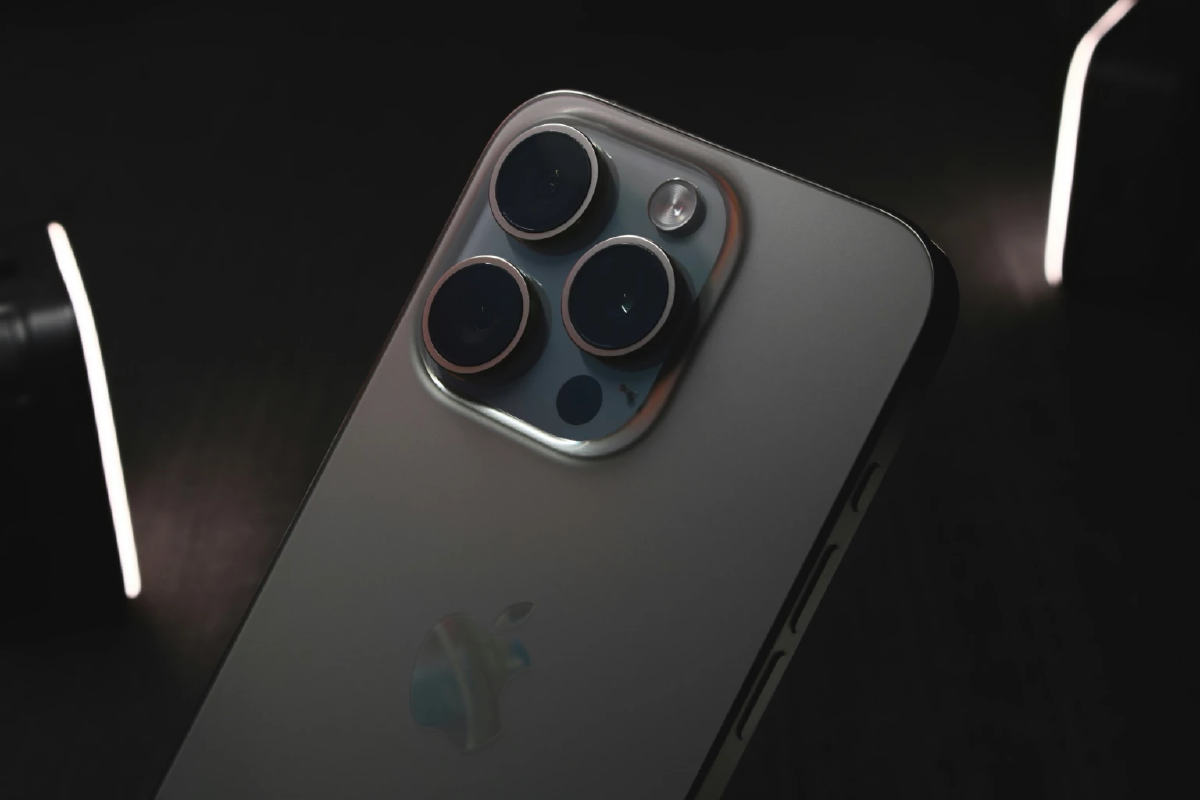 Apple ทุบสถิติ ยอดขาย iPhone ทั่วโลก ครบ \"3 พันล้านเครื่อง\" แล้ว