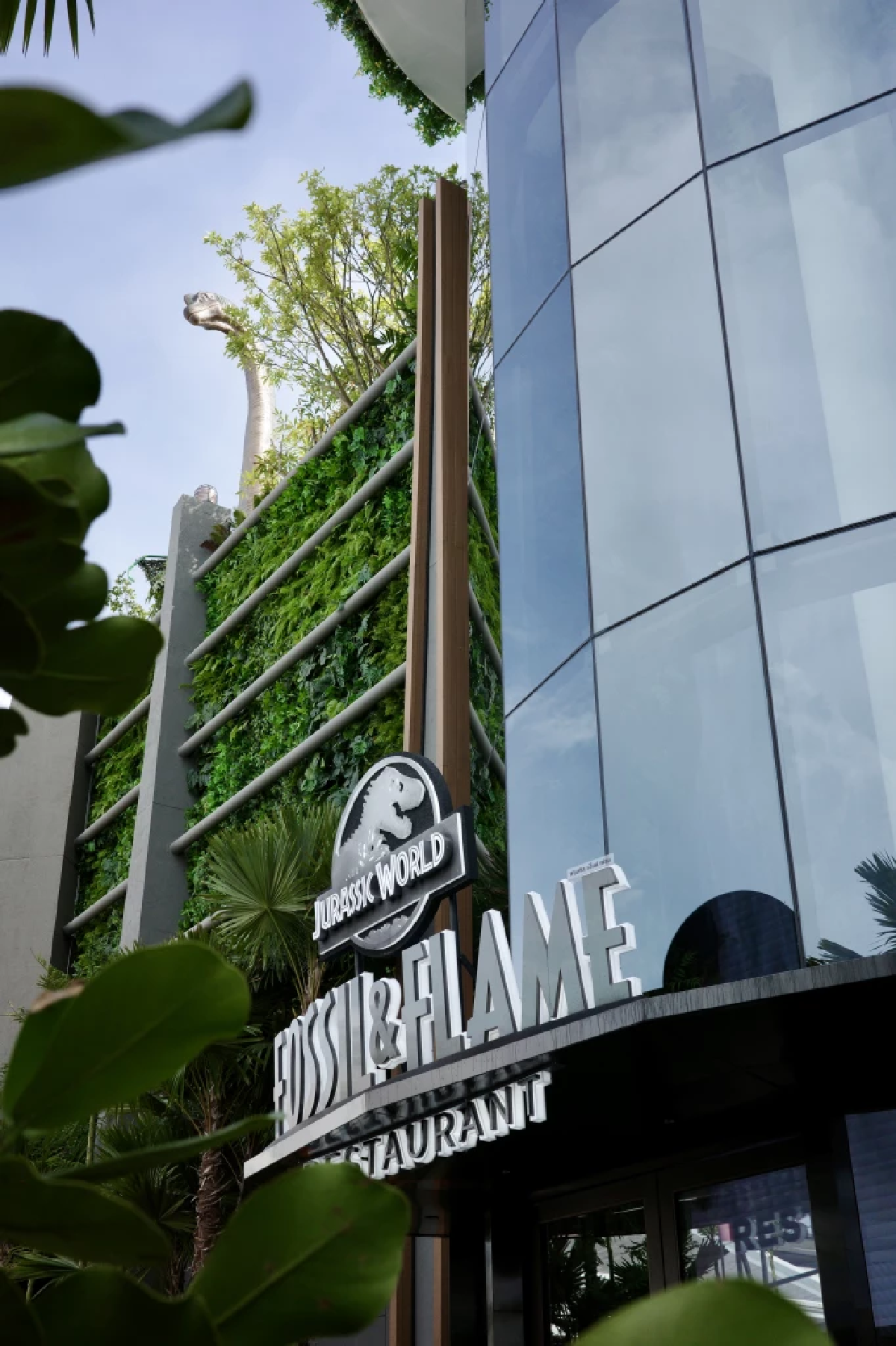 พาชม 4 Highlight Jurassic World ใหญ่ที่สุดในโลก (มีคลิป)