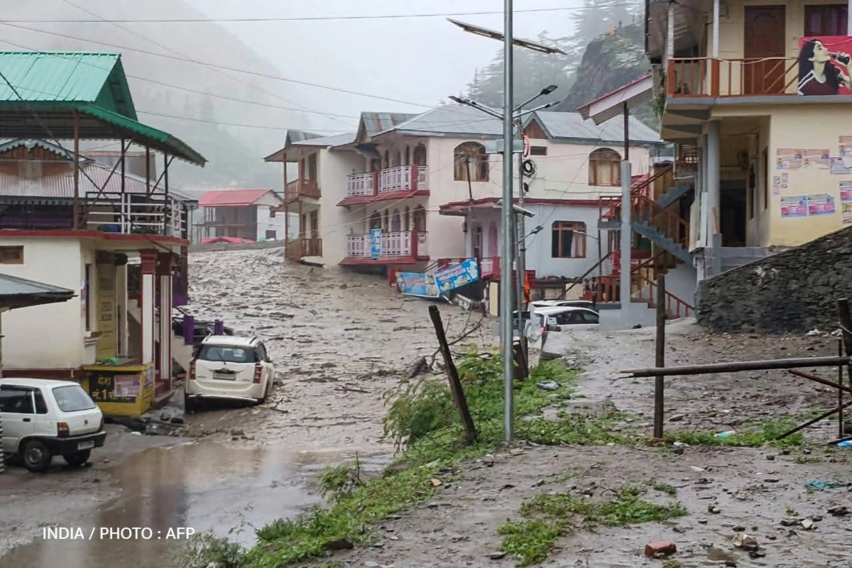 คลาวด์เบิร์สต์ (Cloudburst)  Credit ภาพ AFP